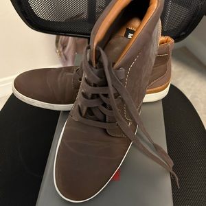 Men’s brown leather ankle boots- size 8 by Steve Madden (the box is for display)